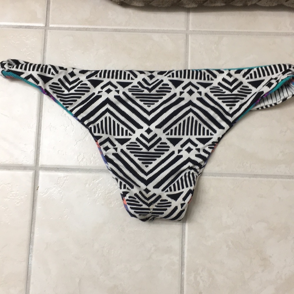 Reversible Roxy Bikini - Picture 4 of 4